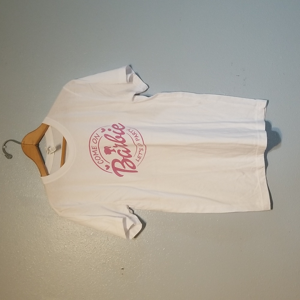 COME ON BARBIE LET'S GO PARTY SIZE MEDIUM SHORT SLEEVE TSHIRT WHITE/PINK